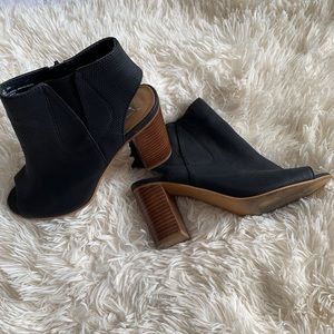 Black Steve Madden open heel peep toe booties